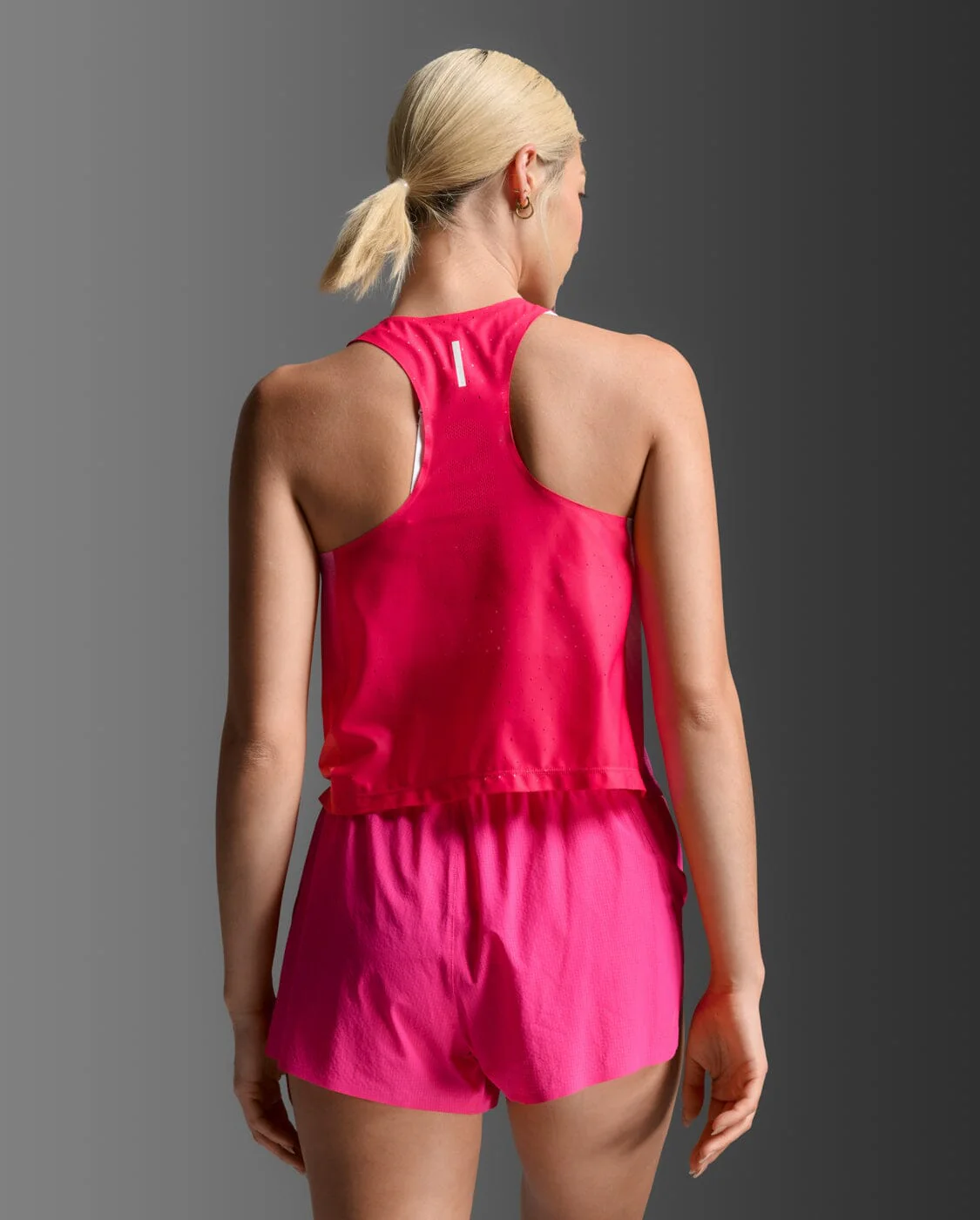 2XU Women's Light Speed React Crop Singlet WR7451A - Image 2