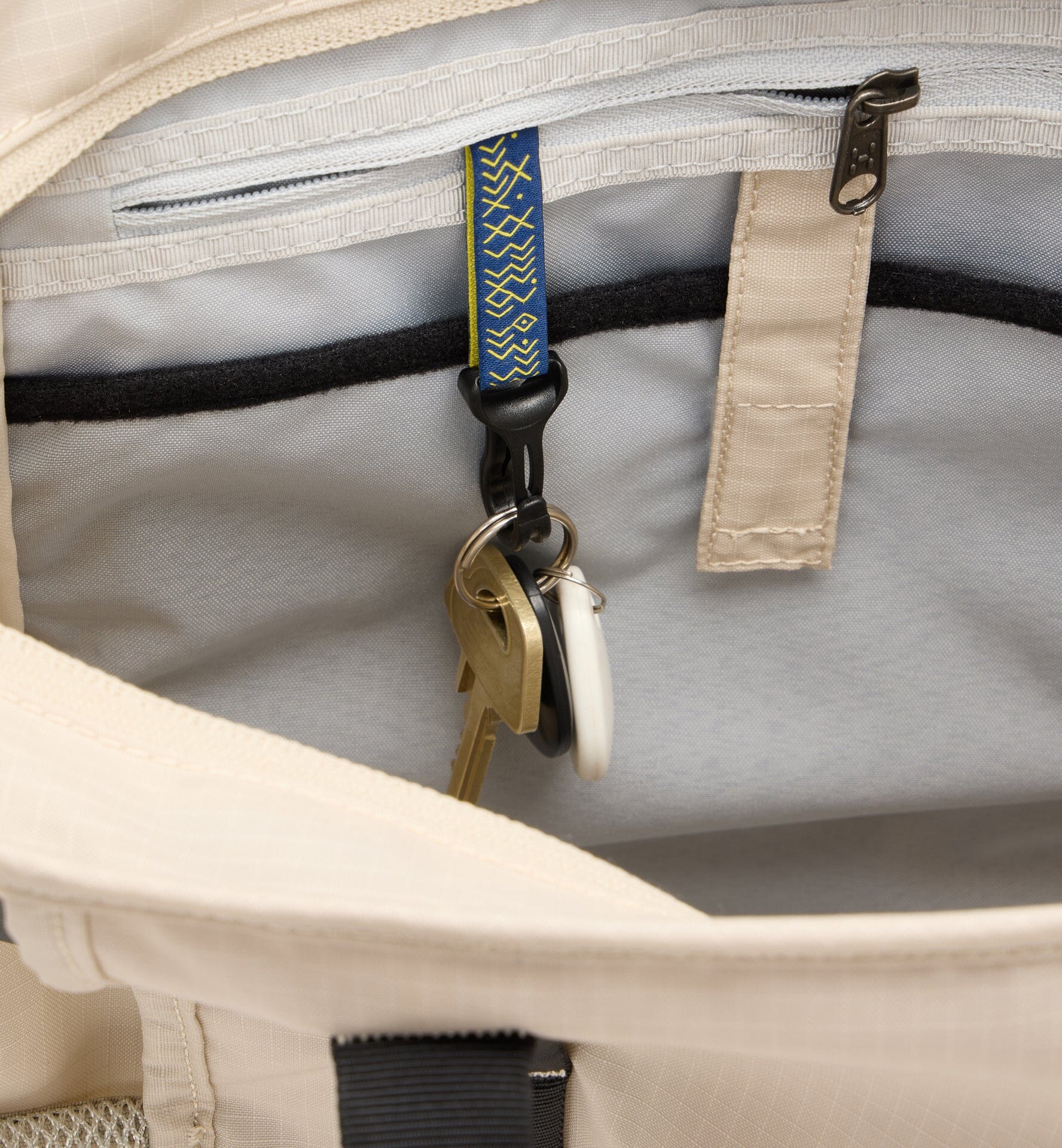 Haglofs Tight Tote 25L - Image 13