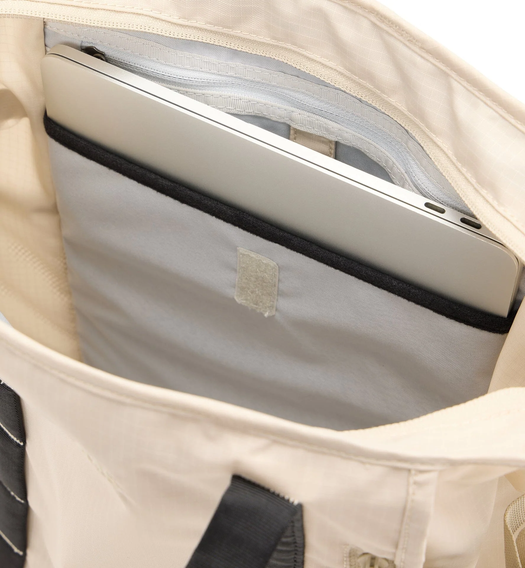 Haglofs Tight Tote 25L - Image 3