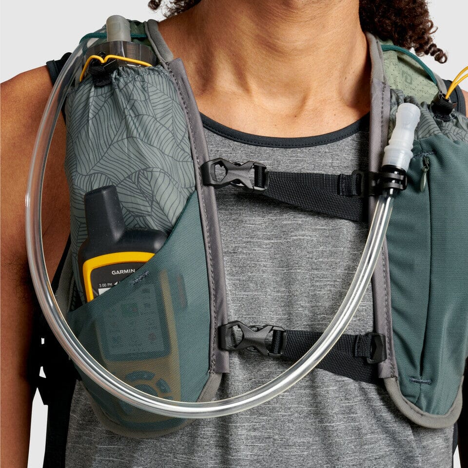 Ultimate Direction Highland Vest Unisex Running Vest - Image 9